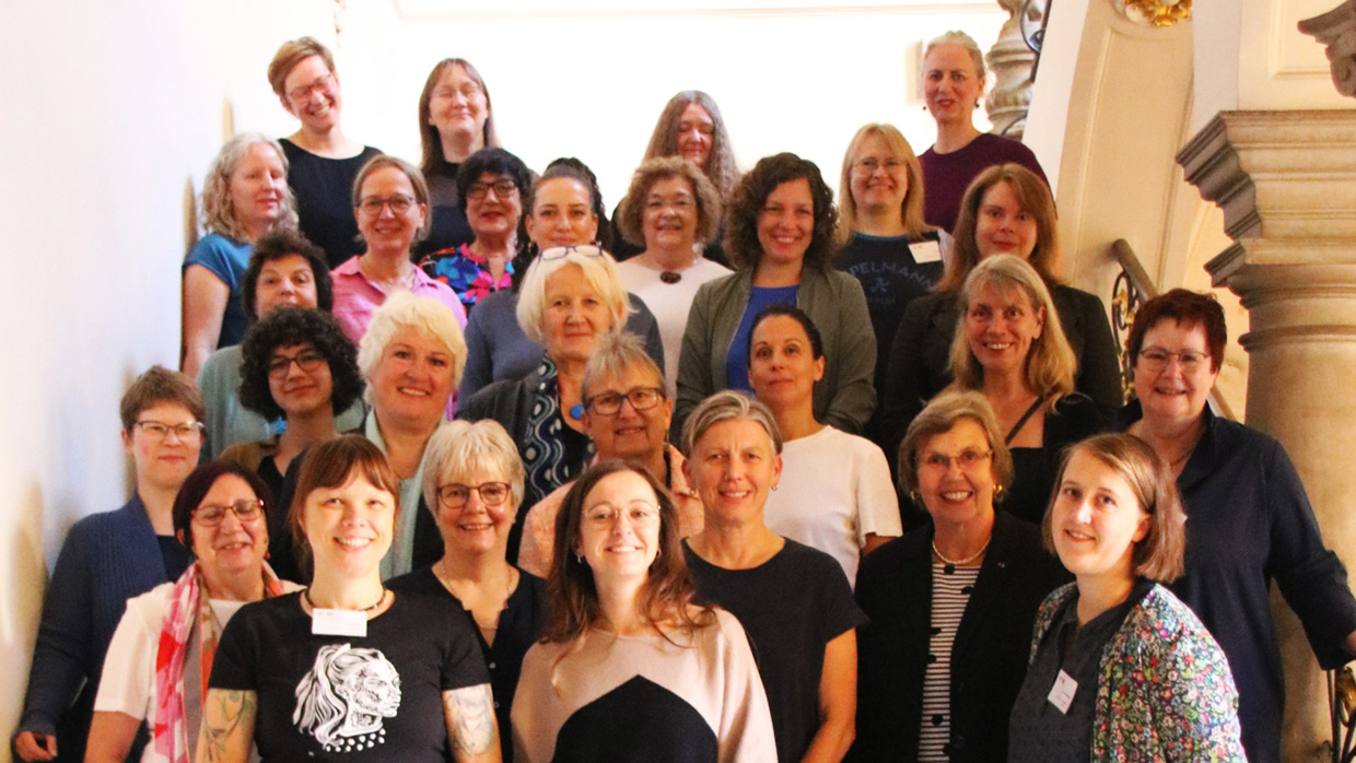 Gruppenbild aller Delegierten der Konferenz der Landesfrauenräte